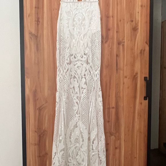 Alamour The Label White Lace Maxi Dress - Picture 5 of 7